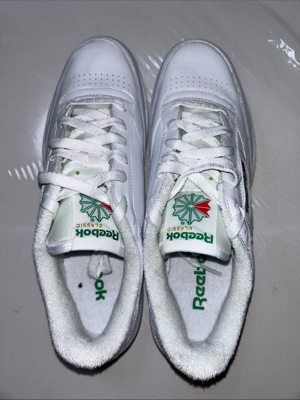 NWOB Classic Reebok Club C 85 sneakers in signature White / Glen Green